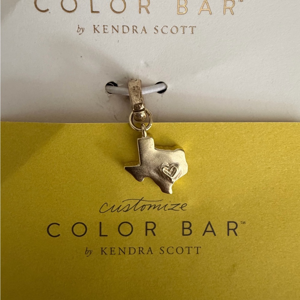 New Kendra Scott Gold Texas Heart Charm Pendant